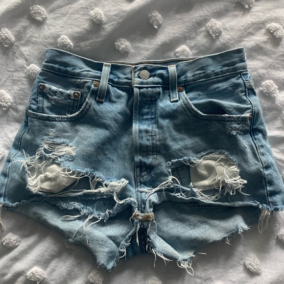 Levi 501 denim shorts - Picture 3 of 3
